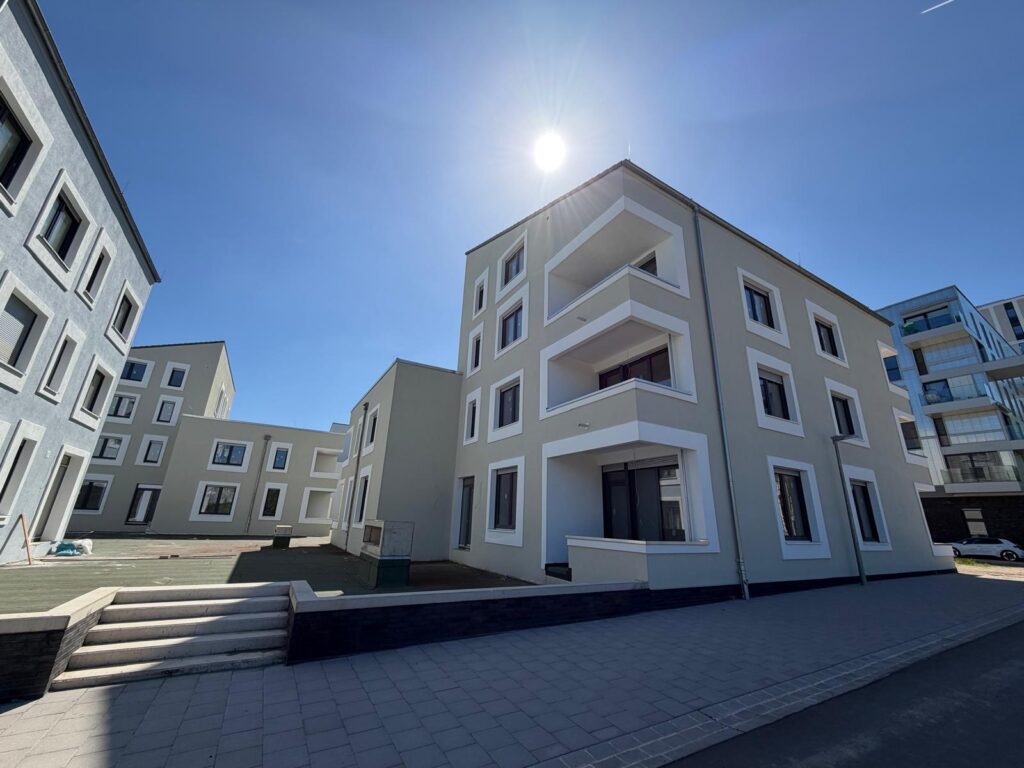 Etagenwohnung mit Loggia im Neubau